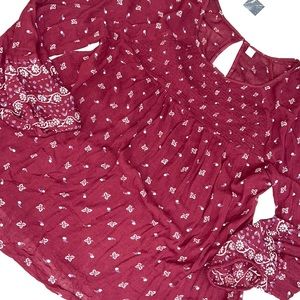 NWOT XL OLD NAVY BEAUTIFUL SMOCKED A LINE TOP BLOUSE SHIRT FLOWY LIGHT